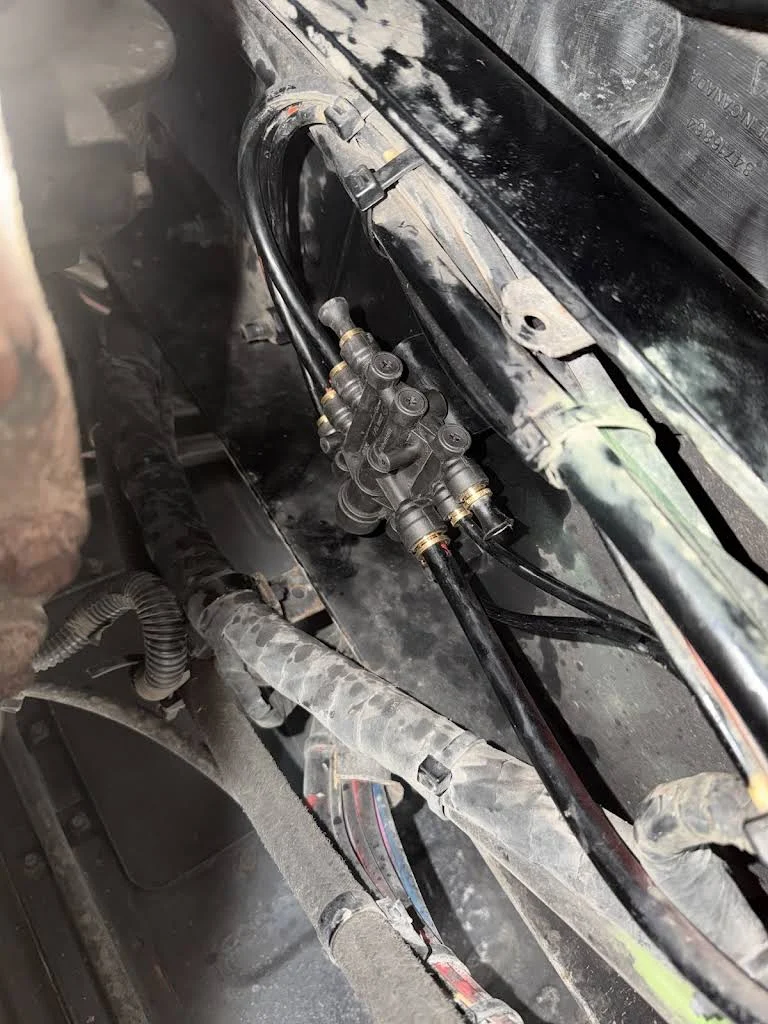 Truck air manifold system
