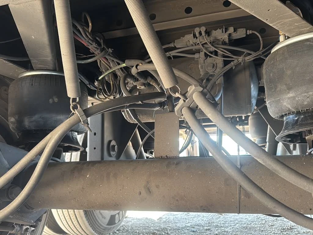 Trailer air suspension system repair