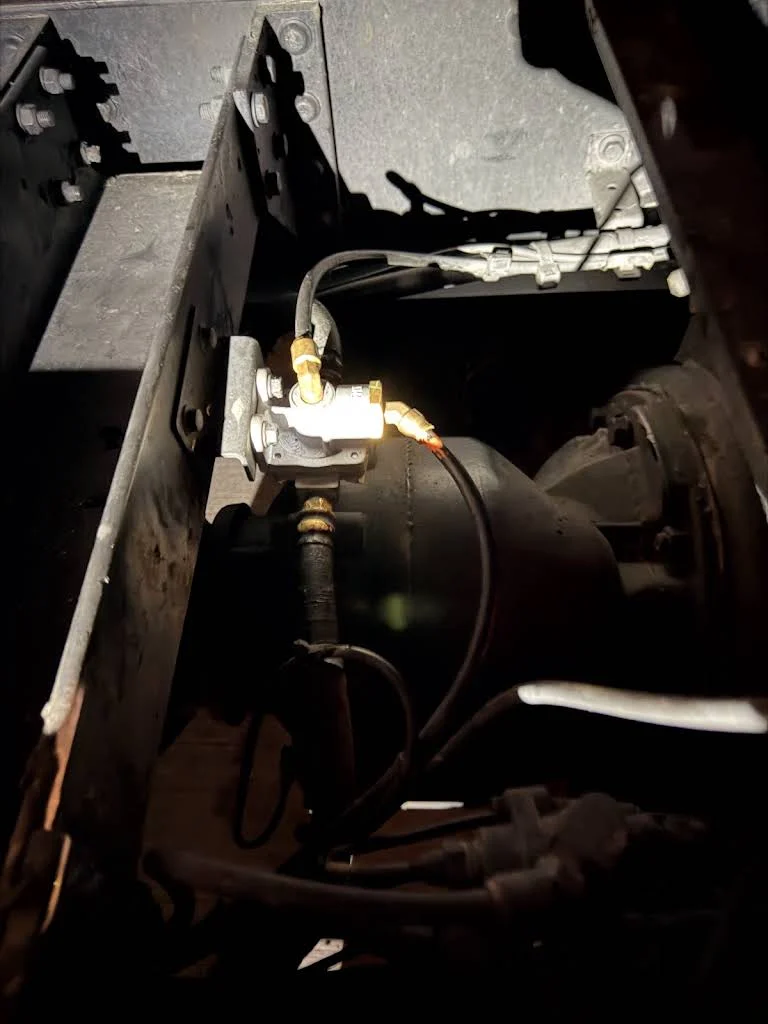 Truck air brake components and air lines